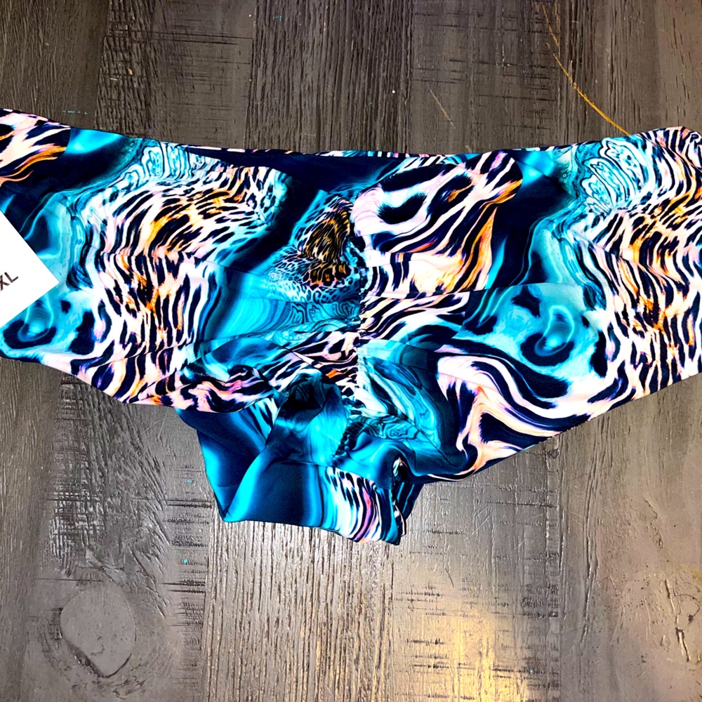 Fused Hawaii bottoms